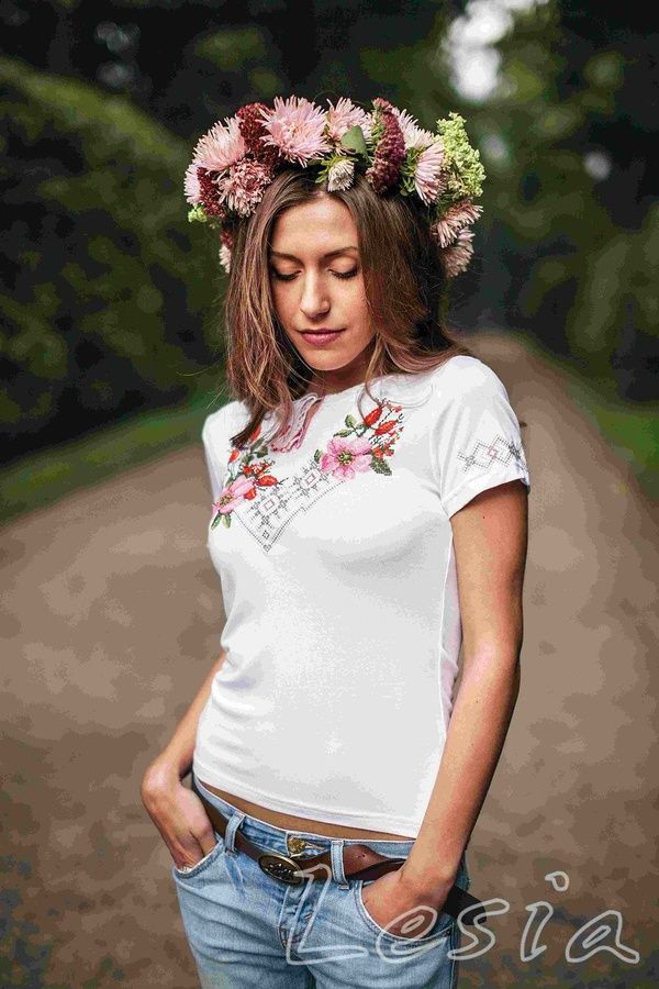Жіноча вишиванка  Шипшина чорна з вишитим рукавом, Білий, S